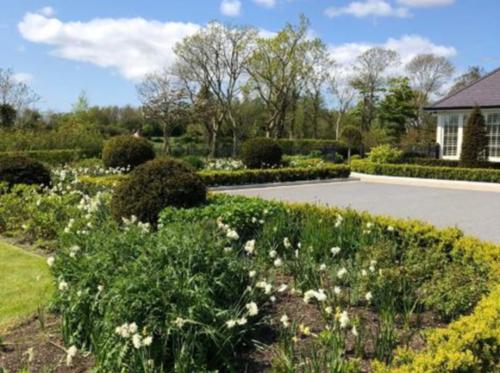 Ashvale Landscapes - winner Private Gardens Maintenance